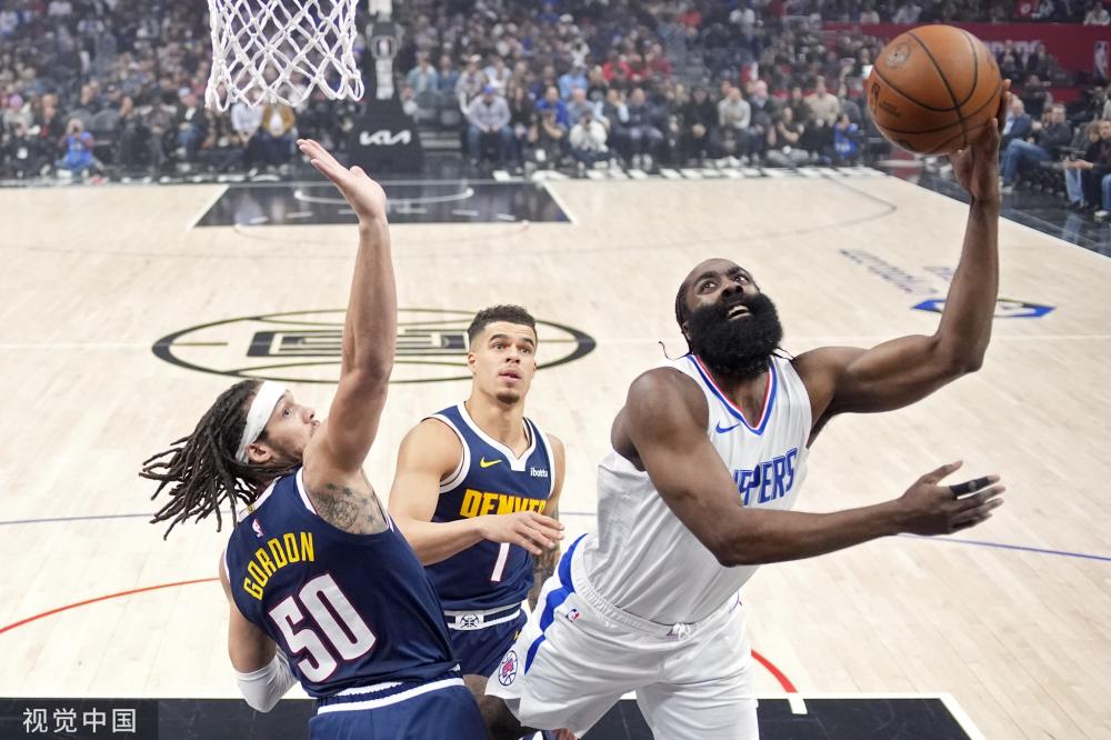 他缺乏一套 他缺乏一套